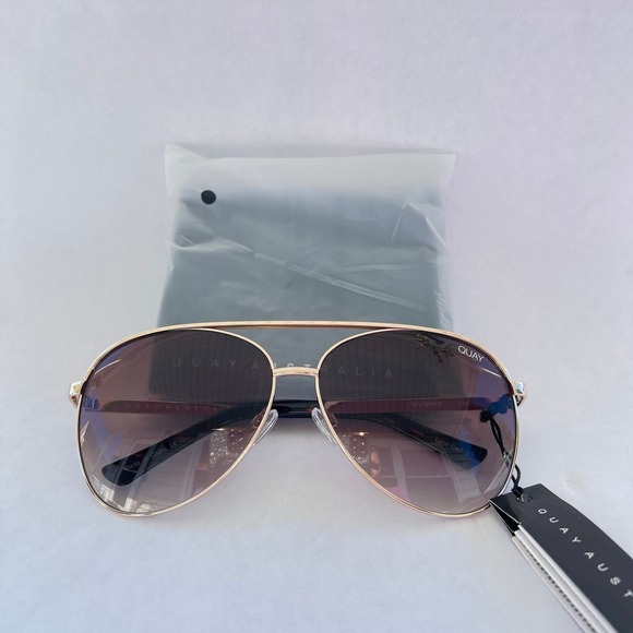 New Quay Vivienne Oversized Aviator Sunglasses Gold Brown Rare - Picture 1 of 8